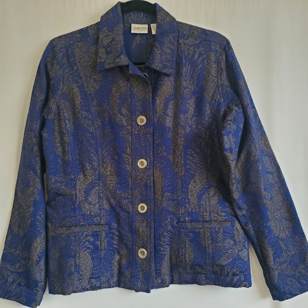 CHICO'S Size 1 Navy jacquard print blazer w/decorative silver buttons